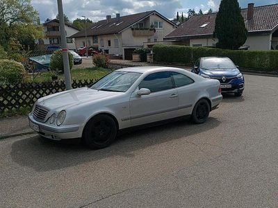 Mercedes 320