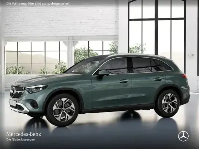 Używany Mercedes GLC200 Avantgarde 204 KM (150 kW) 2025 Srebrny SUV