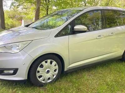Gebraucht Ford Grand C-Max Titanium 120 PS (88 kW) 2019 Silber Van / Kleinbus