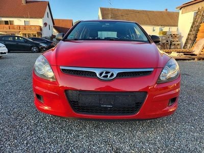 Gebraucht Hyundai i30 Edition+ 109 PS (80 kW) 2009 Rot Limousine
