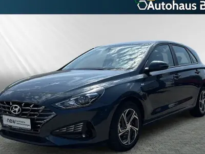 Gebraucht Hyundai i30 Select 120 PS (88 kW) 2023 Blau Limousine