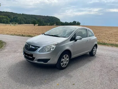 Gebraucht Opel Corsa Color Edition 90 PS (66 kW) 2009 Silber Kleinwagen