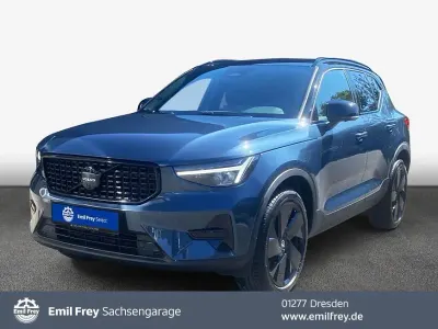 Neu Volvo XC40 Plus 163 PS (119 kW) 2025 Blau SUV