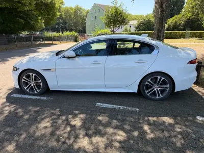 Gebraucht Jaguar XE R-Dynamic 204 PS (150 kW) 2021 Weiß Limousine