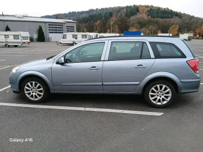 Używany Opel Astra 2006 Srebrny Kombi