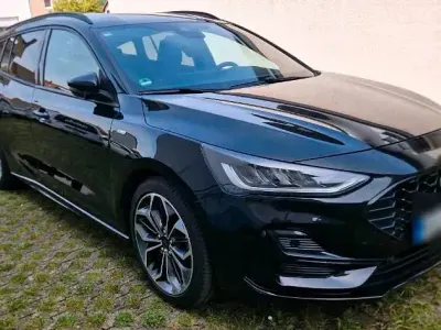 Gebraucht Ford Focus ST-Line 120 PS (88 kW) 2024 Schwarz Kombi