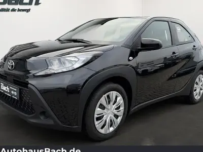 Gebraucht Toyota Aygo X Play 72 PS (52 kW) 2025 Schwarz SUV