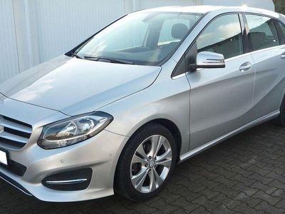 Gebraucht Mercedes B180 Business 122 PS (89 kW) 2016 Silber Van / Kleinbus