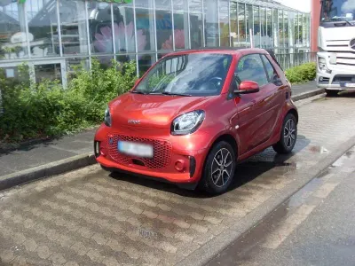Używany Smart ForTwo Coupé 60 kW (82 KM) 2022 Czerwony Kabriolet