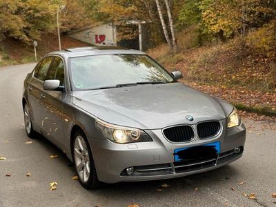 Grau Gebraucht 2006 BMW 523 Advantage Limousine | 6.200 € (Fairer Preis)