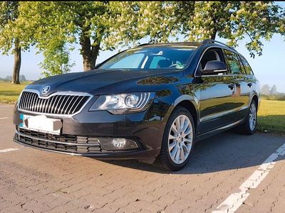 Gebraucht Skoda Superb 170 PS (125 kW) 2015 Schwarz Kombi