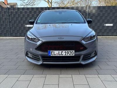 Gebraucht Ford Focus ST 281 PS (206 kW) 2017 Grau Limousine
