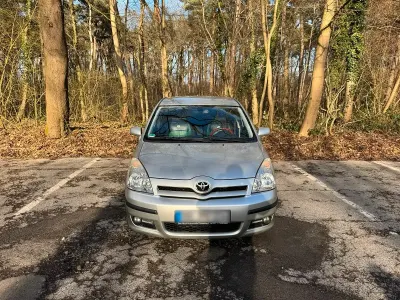 Gebraucht Toyota Corolla Verso 129 PS (94 kW) 2005 Silber Van / Kleinbus