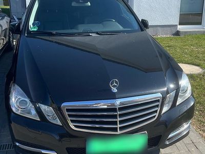 Gebraucht Mercedes E200 136 PS (100 kW) 2011 Schwarz Kombi