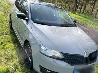 gebraucht Skoda Rapid 1.2 TSI Monte Carlo in STAHLGRAU mit schwarzem Dach