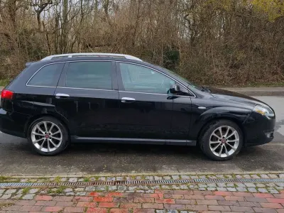 Gebraucht Fiat Croma Dynamic 150 PS (110 kW) 2010 Schwarz Kombi