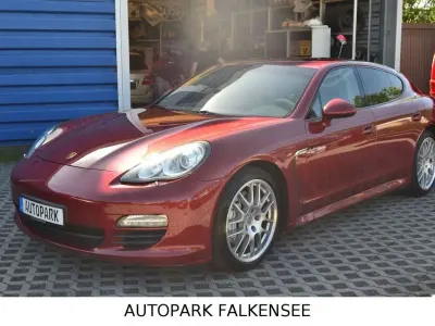 Gebraucht Porsche Panamera 379 PS (278 kW) 2012 Rubinrotmetallic Kleinwagen