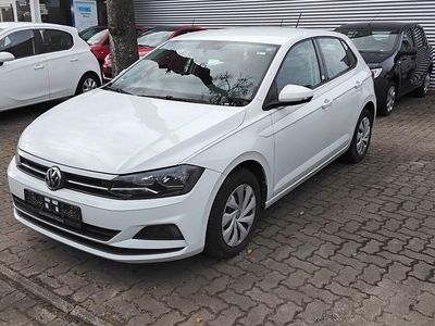 Weiß Gebraucht 2019 VW Polo Comfortline Limousine | 10.990 € (Guter Preis)