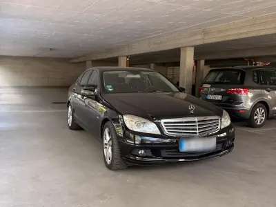 Gebraucht Mercedes C180 156 PS (114 kW) 2010 Schwarz Limousine