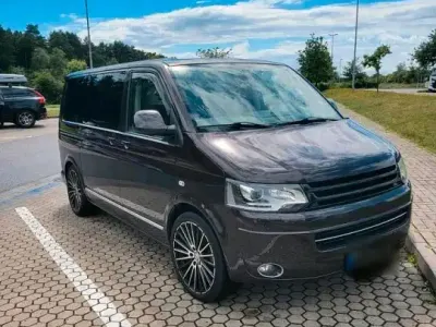 Gebraucht VW Multivan Edition 179 PS (131 kW) 2012 Braun Van / Kleinbus