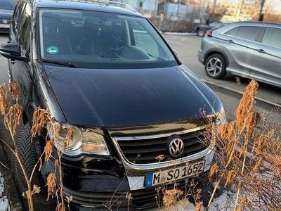 Schwarz Gebraucht 2010 VW Touran Highline Van / Kleinbus | 3.500 € (Superpreis)