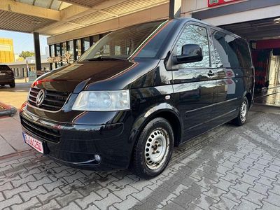 Second-hand VW T5 Highline 174 CP (127 kW) 2008 Negru Van