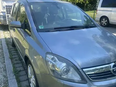 Gebraucht Opel Zafira Edition 140 PS (102 kW) 2009 Van / Kleinbus