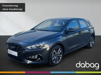 Gebraucht Hyundai i30 Trend 120 PS (88 kW) 2022 Schwarz Limousine