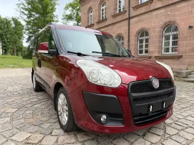 Gebraucht Fiat Doblò Emotion 135 PS (99 kW) 2010 Rot Van / Kleinbus