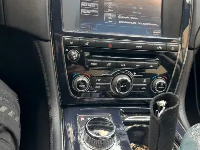 Gebraucht Jaguar XJ Luxury 275 PS (202 kW) 2011 Grau Limousine