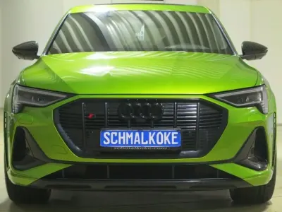 Usata Audi e-tron 369 kW (503 CV) 2023 Verde SUV