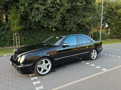 Gebraucht Mercedes E240 177 PS (130 kW) 1999 Schwarz Limousine