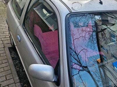 Silber Gebraucht 2001 Nissan Micra Kleinwagen | 1.200 € (Fairer Preis)