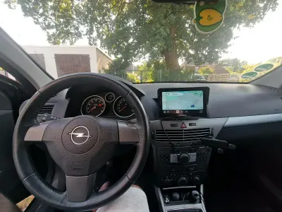 Gebraucht Opel Astra 90 PS (66 kW) 2007 Schwarz Kombi