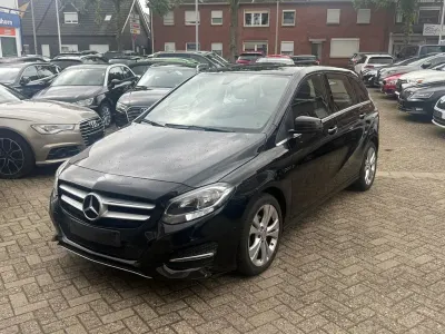 Gebraucht Mercedes B180 109 PS (80 kW) 2016 Schwarz Van / Kleinbus