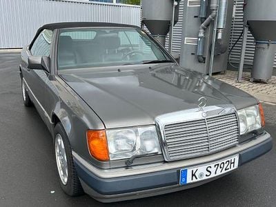Second-hand Mercedes 300 220 CP (161 kW) 1992 Gri Cabrio