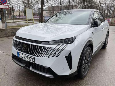 Peugeot e-3008