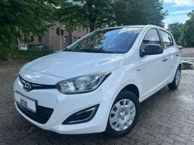 Gebraucht Hyundai i20 Edition 86 PS (63 kW) 2013 Weiß Kleinwagen
