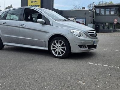 Usata Mercedes B200 193 CV (141 kW) 2005 Argento Monovolume
