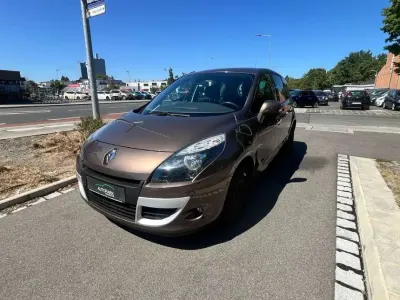 Gebraucht Renault Scénic III Dynamique 131 PS (96 kW) 2012 Braun Van / Kleinbus