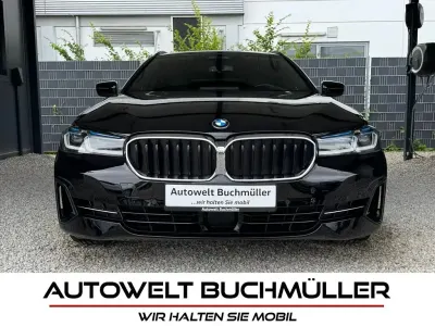 Gebraucht BMW 520 Sport Line 190 PS (139 kW) 2023 Schwarz Limousine