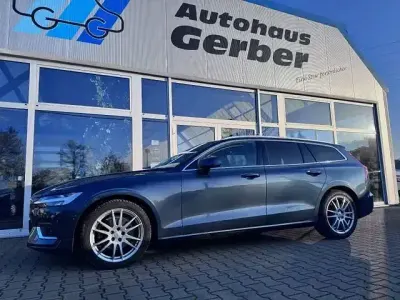 Usata Volvo V60 Inscription 190 CV (139 kW) 2019 Blu Station wagon