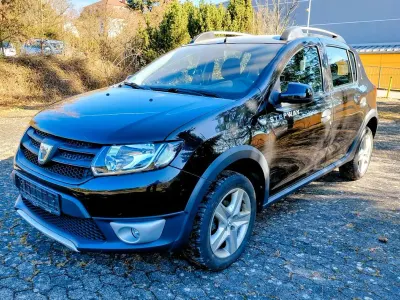 Używany Dacia Sandero 90 KM (66 kW) 2013 Czarny Kombi