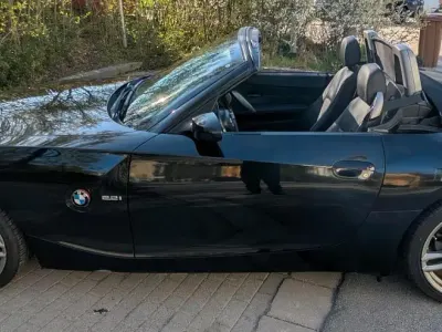 Begagnad BMW Z4 170 HK (125 kW) 2005 Svart Cab