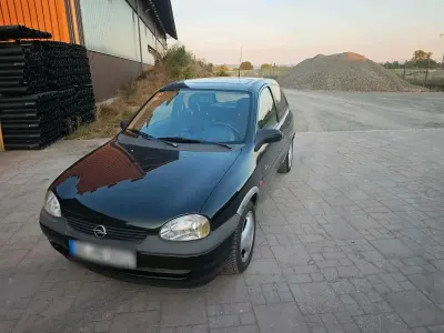 Gebraucht Opel Corsa 45 PS (33 kW) 1997 Schwarz Kleinwagen