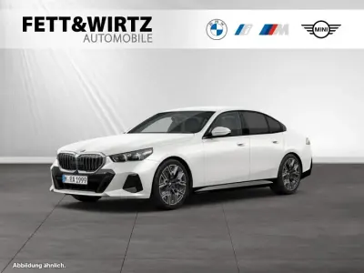 Gebraucht BMW 520 Comfort Edition 197 PS (144 kW) 2025 Mineralweiß Limousine
