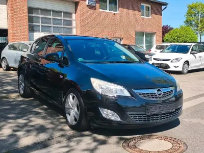 Brugt Opel Astra Design Edition 116 HK (85 kW) 2011 Sort Sedan