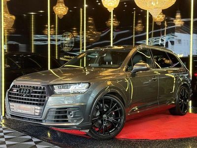 Grau Gebraucht 2018 Audi SQ7 Sport SUV | 51.990 € (Etwas zu teuer)