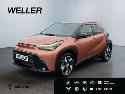 Neu Toyota Aygo 116 PS (85 kW) 2025 Cinnamon bronze metallic / black Kleinwagen