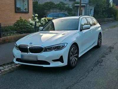 Gebraucht BMW 318 Advantage 156 PS (114 kW) 2022 Weiß Kombi